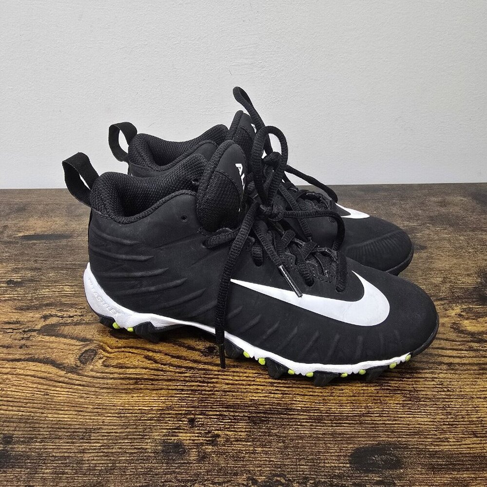Nike Alpha Fastflex Black/White Football Cleats Youth Size 2Y 880129-011